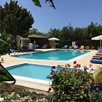 Ξενοδοχείο με διαμερίσματα Paradise Garden