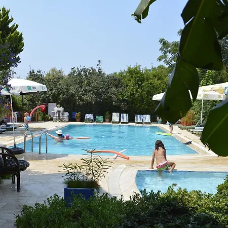 Paradise Garden Apartahotel