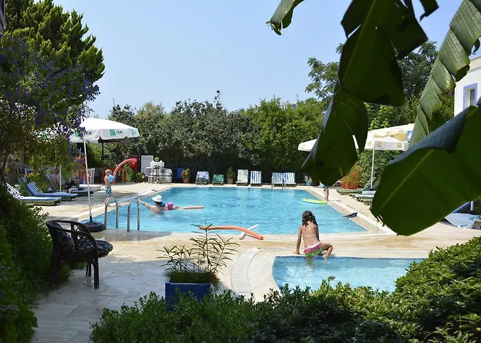 Paradise Garden Aparthotel