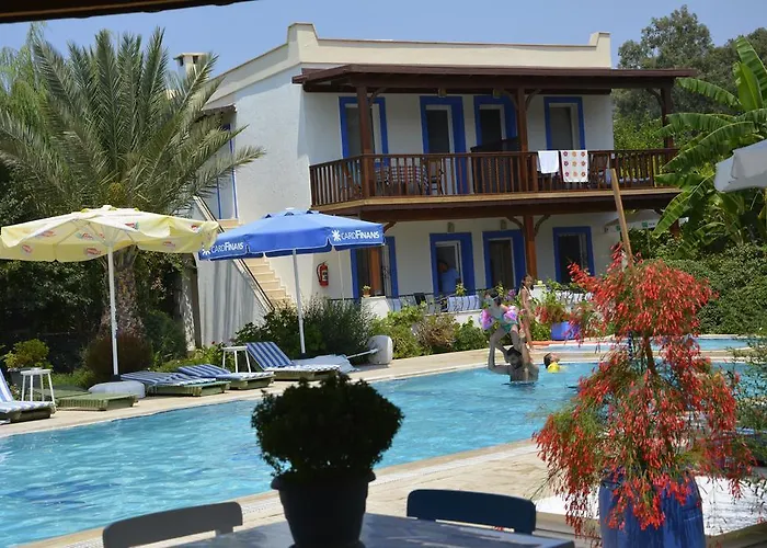 Paradise Garden Aparthotel 3*
