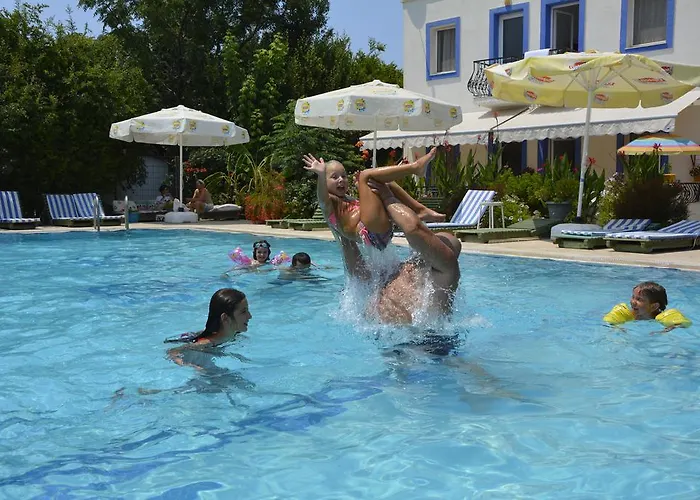 Paradise Garden 3*