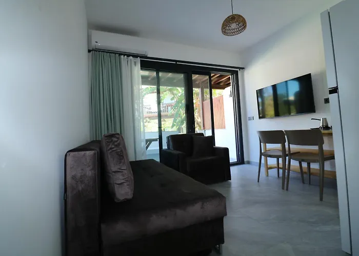 Paradise Garden 3*