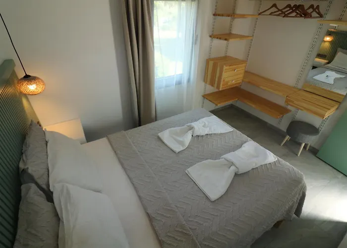 Ξενοδοχείο με διαμερίσματα Paradise Garden 3*